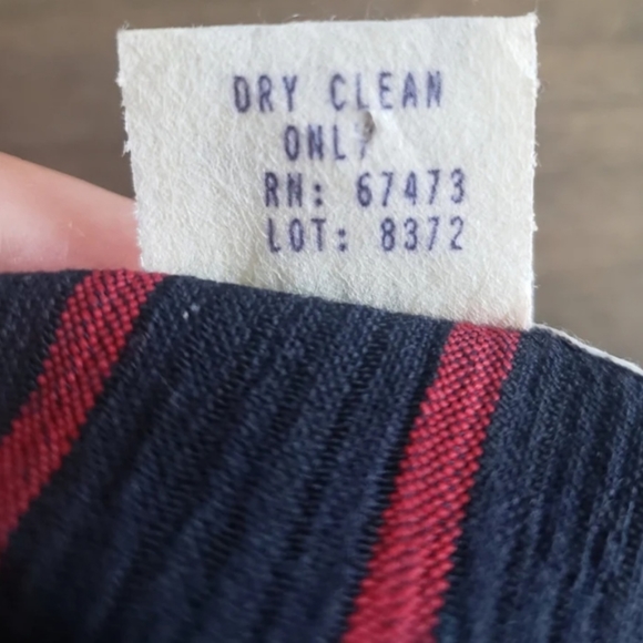 Vintage Petite Sophisticate 2 piece blazer and skirt - Picture 5 of 11